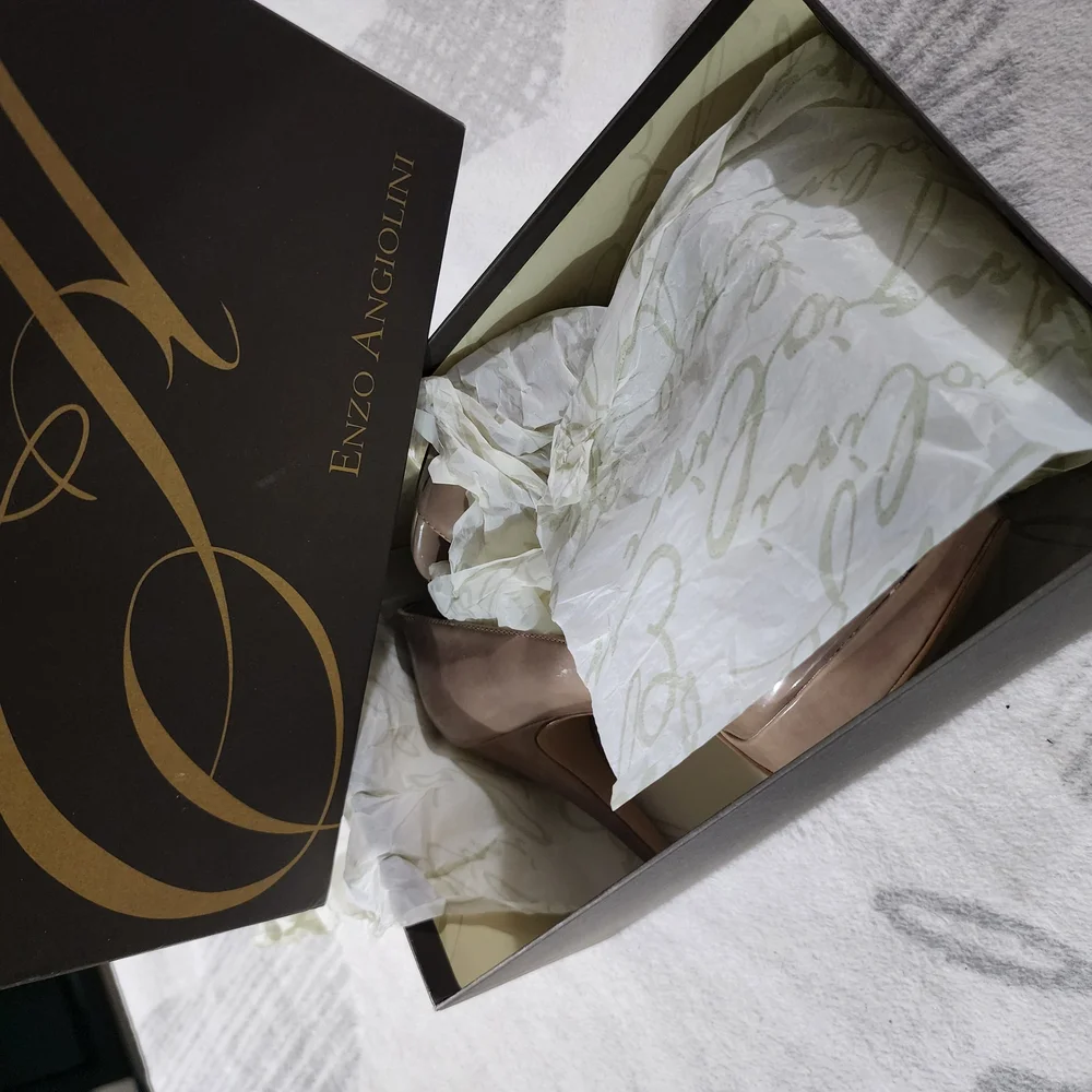 Enzo‎ Angiolini Women's Taupe Peep Toe Shoes - Size 8M EUC w/Box